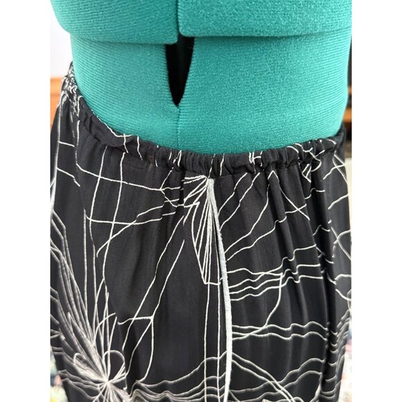 K.D. Spring Black & White Floral A-Line Midi Skirt With Elastic Waist Band Large - Picture 14 of 16